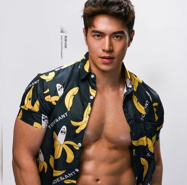 曾经走红的豆花哥陈奕廷长残了?一手好牌打稀烂