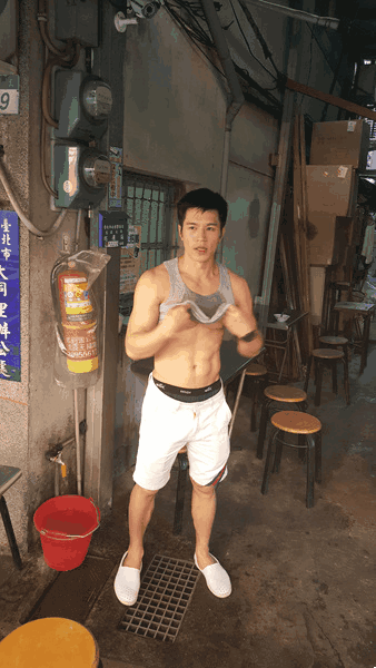 曾经走红的豆花哥陈奕廷长残了?一手好牌打稀烂