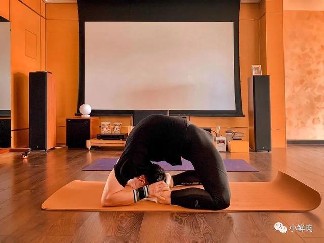 腰比毛若懿还软!96年瑜伽私教走红,小姐姐们都嫉妒了