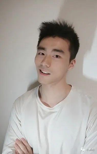 飞行员小哥上相亲节目火了,条顺颜高小姐姐不淡定了