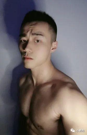 飞行员小哥上相亲节目火了,条顺颜高小姐姐不淡定了