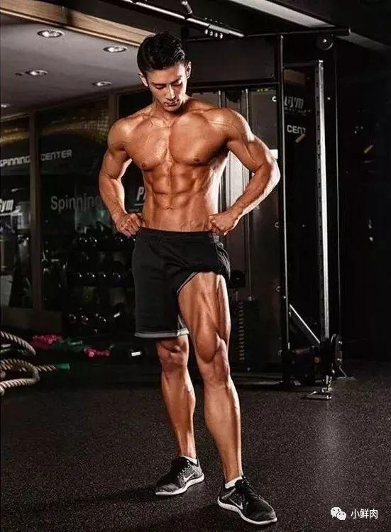 广州95后数学老师走红!这明明是男团出道的颜值啊