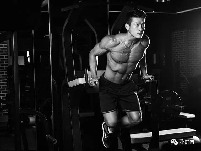 广州95后数学老师走红!这明明是男团出道的颜值啊