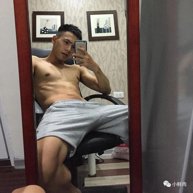 广州95后数学老师走红!这明明是男团出道的颜值啊