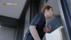 王冠逸新剧晒牛奶胸肌,网友们直呼:这也太犯规了吧