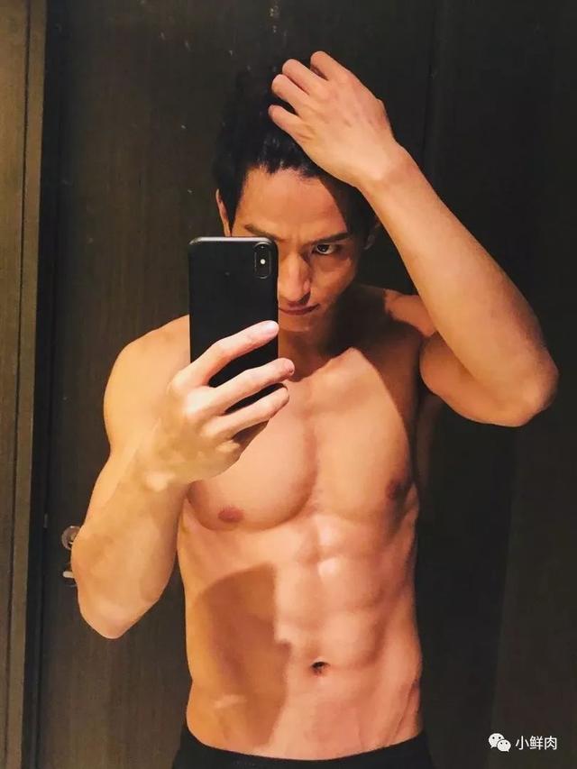 大二被海岩相中出道,张峻宁为什么一直都不火?