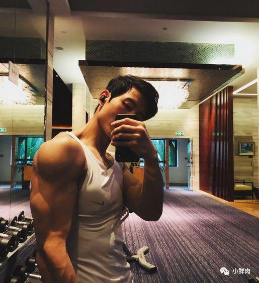 大二被海岩相中出道,张峻宁为什么一直都不火?