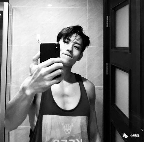 大二被海岩相中出道,张峻宁为什么一直都不火?