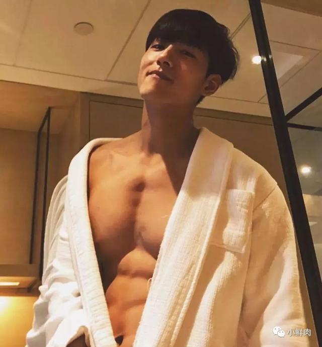 大二被海岩相中出道,张峻宁为什么一直都不火?