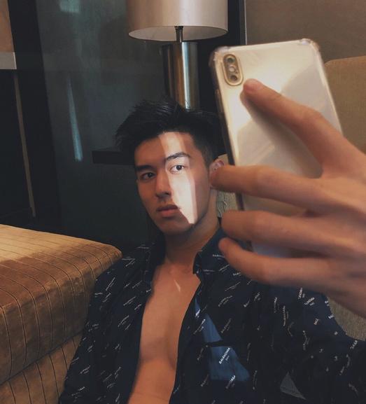 鼻子比黄轩的都大,星海学院校草太太太帅了!