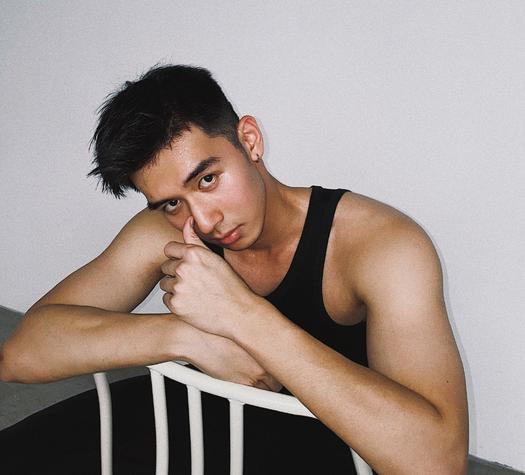 鼻子比黄轩的都大,星海学院校草太太太帅了!