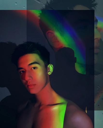 鼻子比黄轩的都大,星海学院校草太太太帅了!