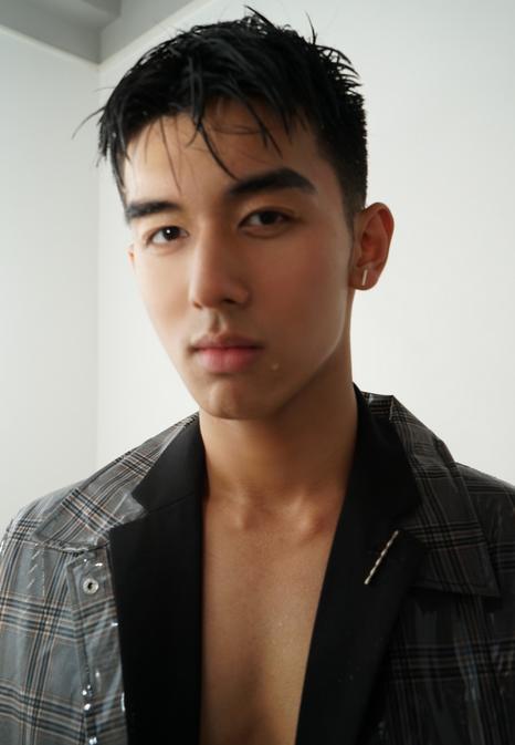 鼻子比黄轩的都大,星海学院校草太太太帅了!