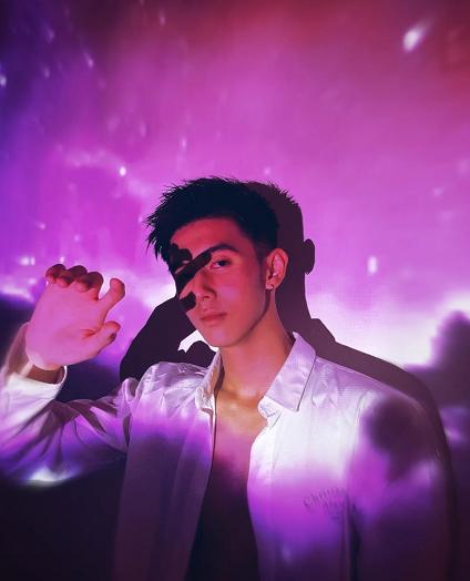 鼻子比黄轩的都大,星海学院校草太太太帅了!