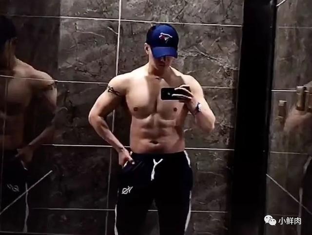 37岁逆龄大叔走红,女生看完都羡慕嫉妒恨了!