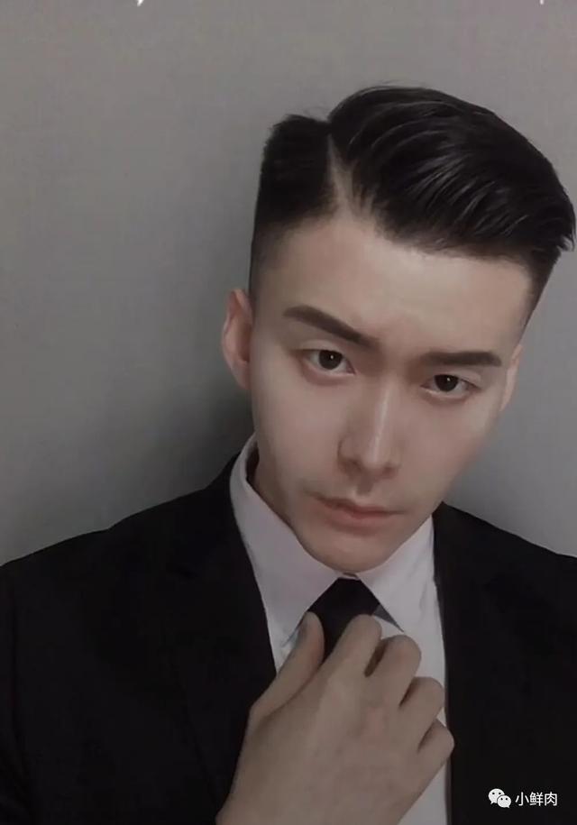 37岁逆龄大叔走红,女生看完都羡慕嫉妒恨了!