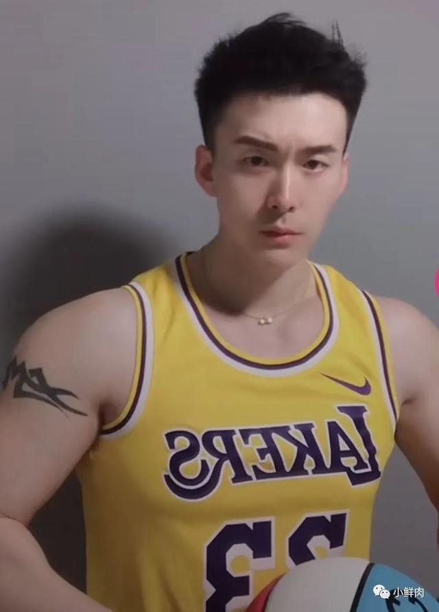 37岁逆龄大叔走红,女生看完都羡慕嫉妒恨了!