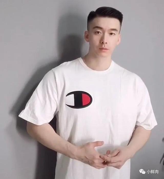 37岁逆龄大叔走红,女生看完都羡慕嫉妒恨了!