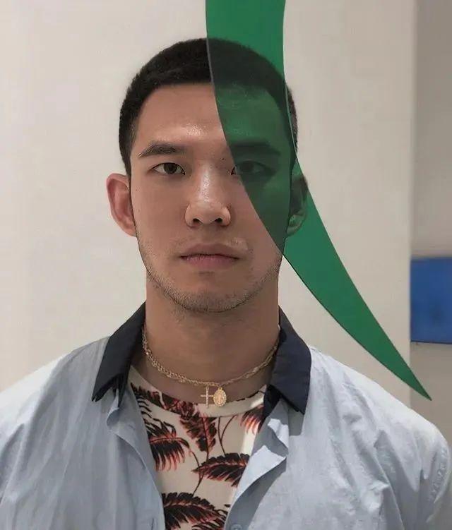 寸头大鼻子网红硬照一览,这腱子肉不输张云龙韩东君!