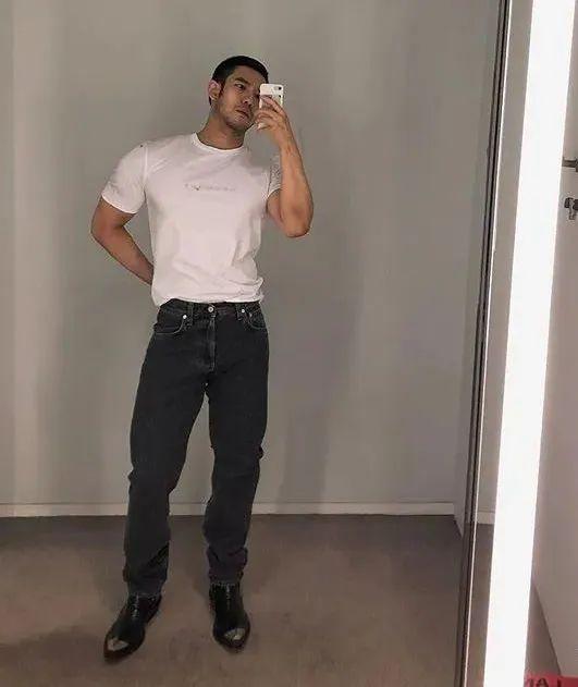 寸头大鼻子网红硬照一览,这腱子肉不输张云龙韩东君!