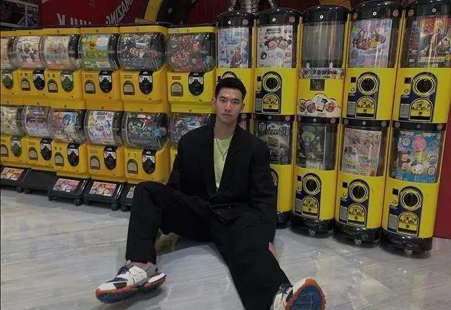 寸头大鼻子网红硬照一览,这腱子肉不输张云龙韩东君!