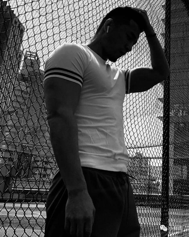 网友夸他为内蒙肌肉网红1哥,E杯胸肌实力太强大!