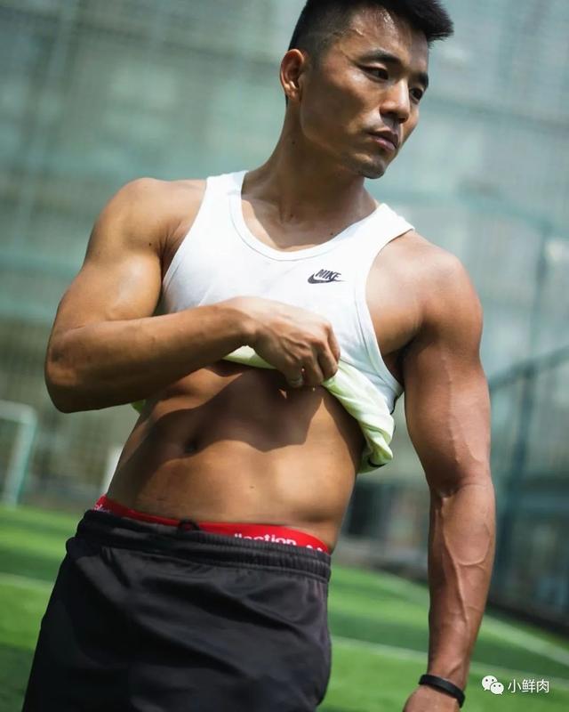 网友夸他为内蒙肌肉网红1哥,E杯胸肌实力太强大!