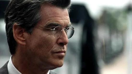‘007’Pierce Brosnan 的&nbsp;LINDBERG&nbsp;2000 Spirit