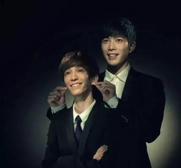 郭敬明宠了他十年,最新肌肉大片力量感十足,戏称“出水钢炮”