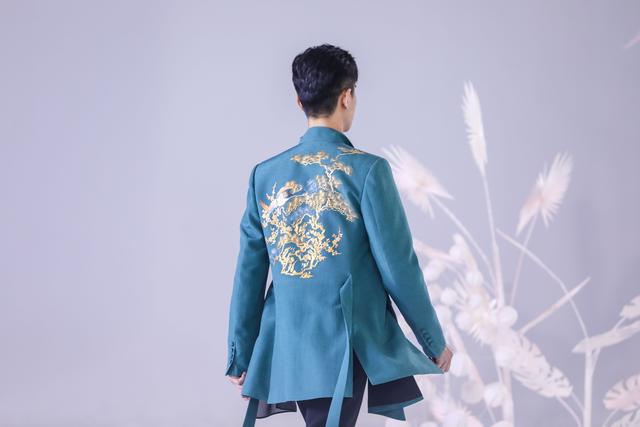 乔振宇帅呆了!中国风时装走秀太高级!风度翩翩,气质脱俗