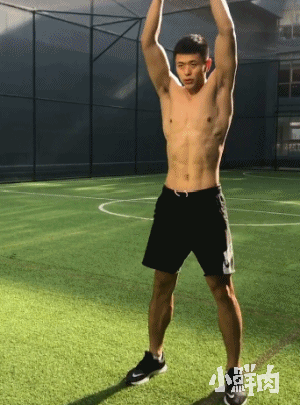 191cm山东大鼻子小哥走红,这也太猛了吧