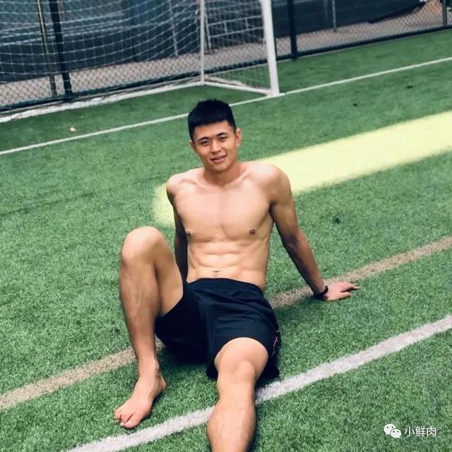 191cm山东大鼻子小哥走红,这也太猛了吧