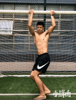 191cm山东大鼻子小哥走红,这也太猛了吧