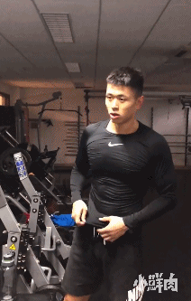 191cm山东大鼻子小哥走红,这也太猛了吧