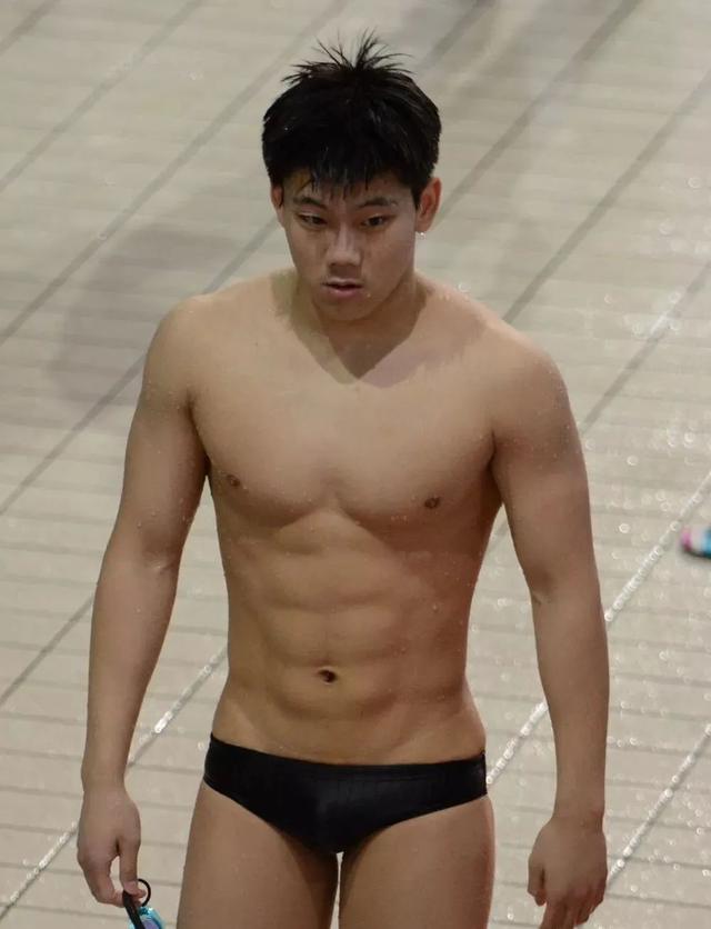 游泳体育生训练照一览,完全不输宁泽涛陈艾森