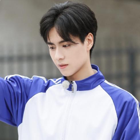 适合“学生党”的4款男生发型,剪完帅气又阳光,很值得一试