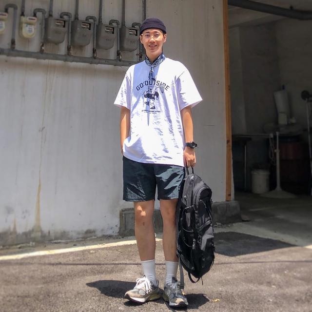 男生夏日别乱穿衣服,有这5套短裤穿搭就够了,帅气阳光颜值高
