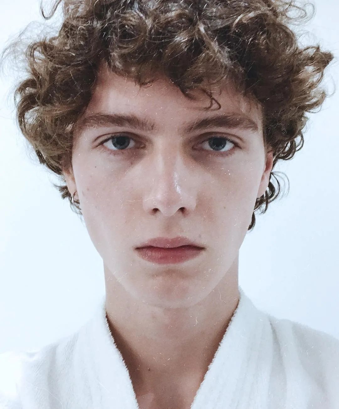 本季度最火男模是他,19岁的比利时小将,宛如油画中的男孩