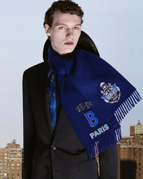 本季度最火男模是他,19岁的比利时小将,宛如油画中的男孩