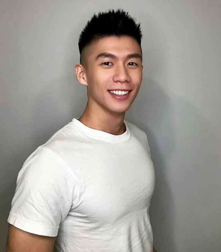 男生剪腻了“短盖头”发型,不妨试试这4款造型,清爽时尚显帅气