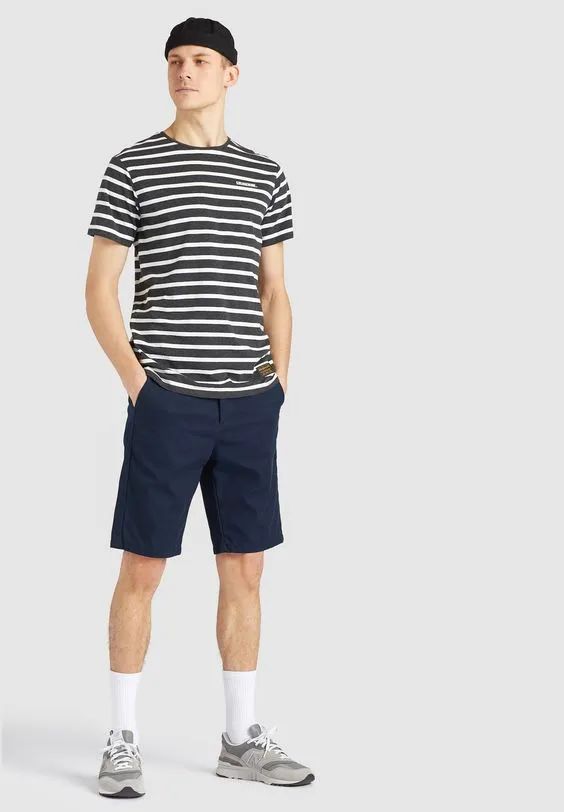 男士穿条纹T恤很小气?那是你对它不了解,这样穿优雅时髦