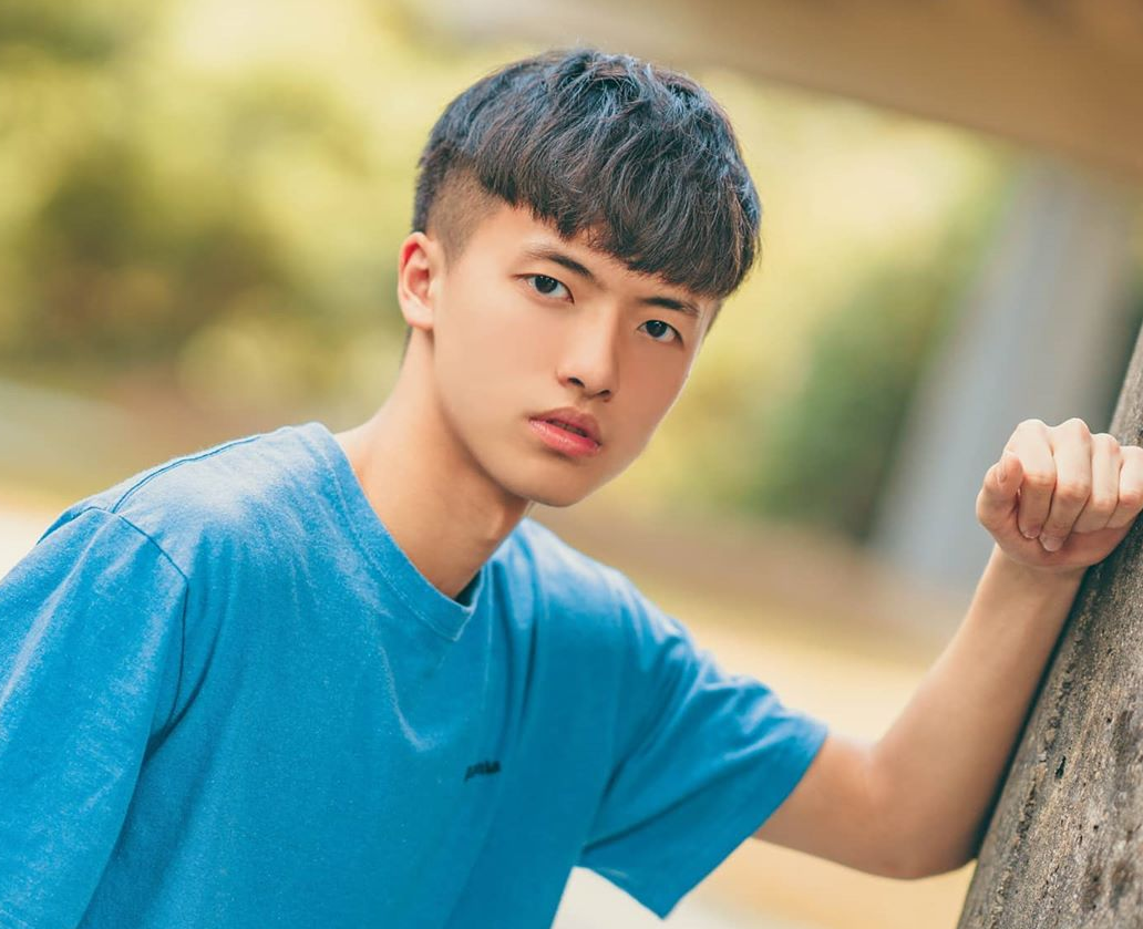 男生“两边剃短”发型干净利落,今秋4款潮流发型,帅气提升颜值