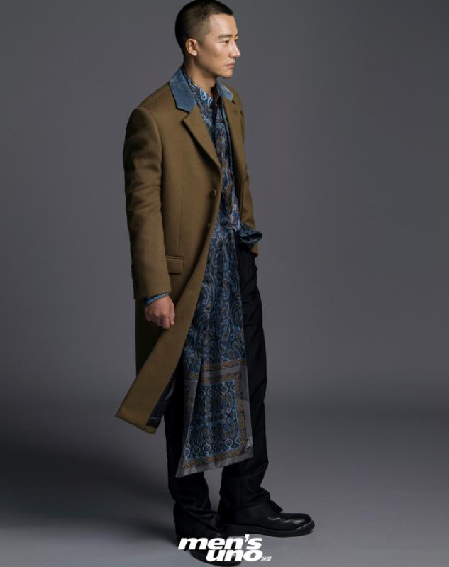 黄轩寸头造型演绎硬汉风,秋季大片来袭,时尚与复古并存