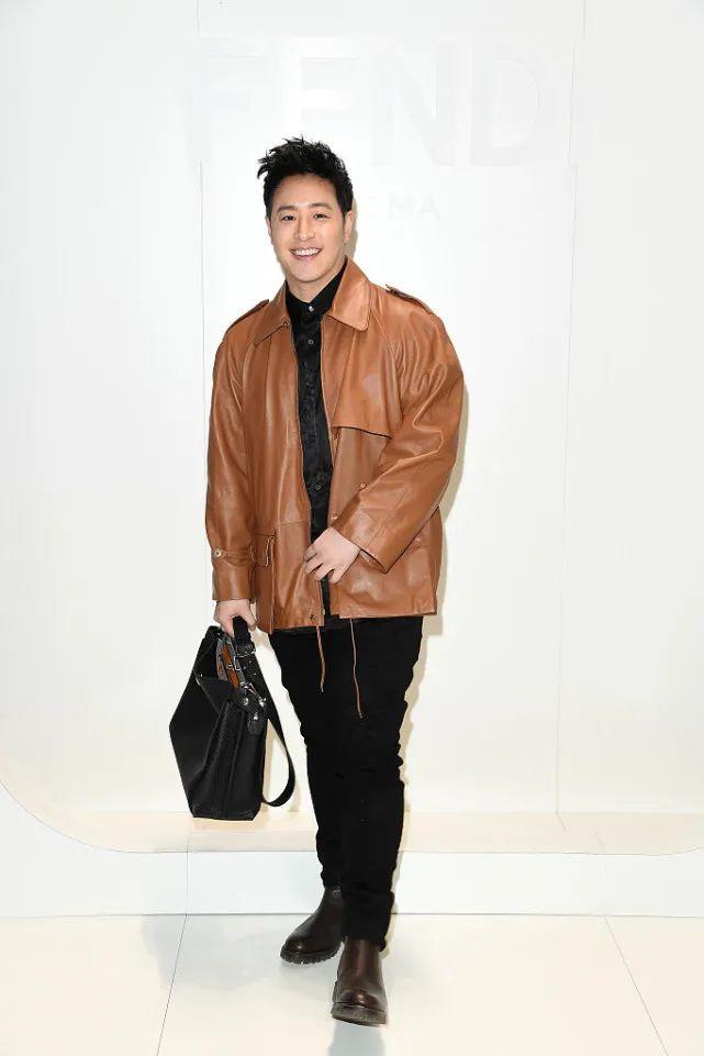 潘玮柏牛仔外套造型,嘻哈风十足,照着穿你也能变成潮流范