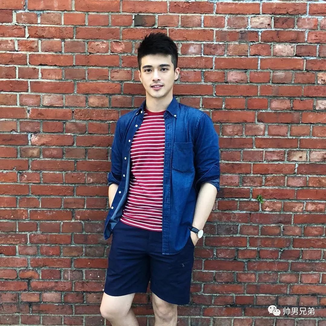 180cm浓眉阳光大帅哥,这笑容也太治愈啦