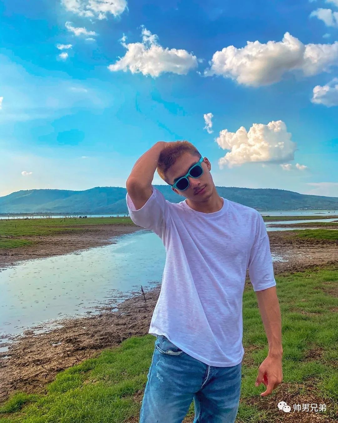 热带公狗腹肌帅小伙,碎发简直男人味爆棚