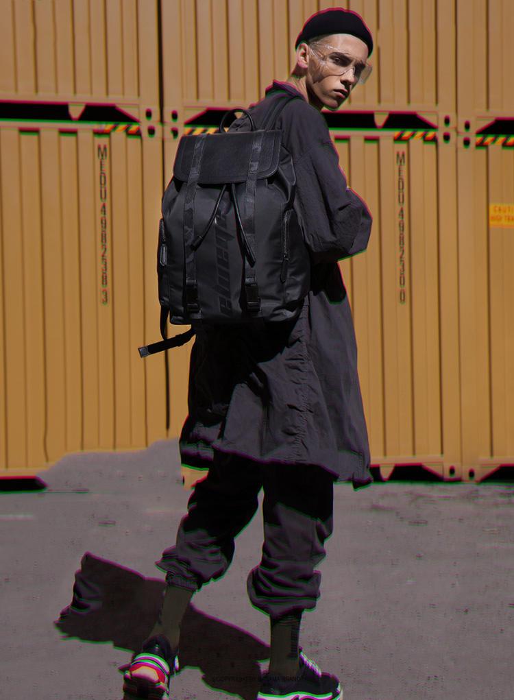 如何挑选一款适合的男士包包?看完你就懂