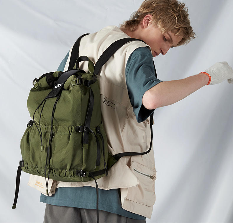 如何挑选一款适合的男士包包?看完你就懂