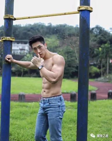 28岁台湾模特,浓眉大眼五官立体,肌肉身材具有视觉冲击