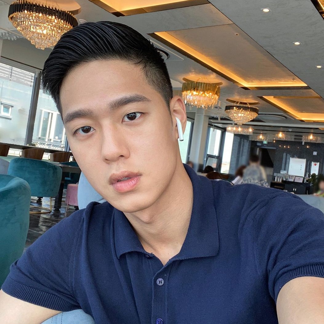 男生别嫌弃“两边铲光”发型了,2021留这几款造型,干净帅气